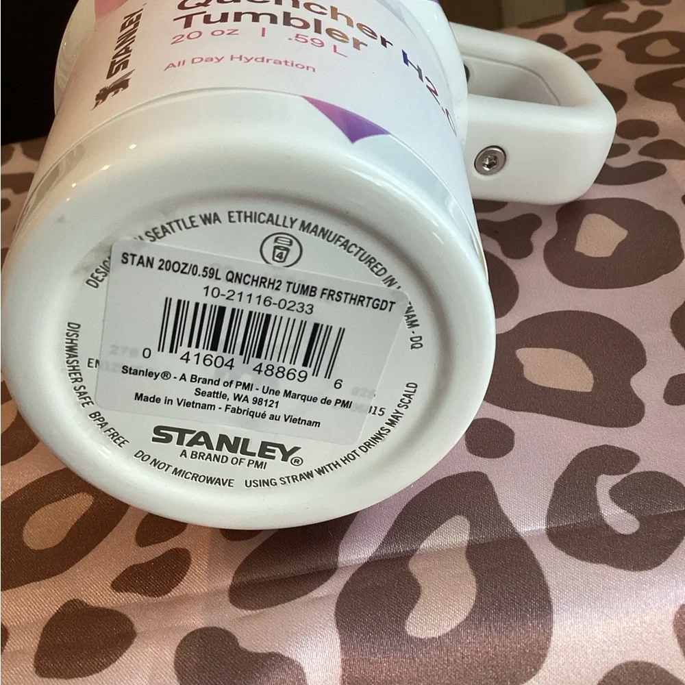 💖Stanley 20oz H20 Flowstate Quencher Tumbler Frost Heart Gradient NWT- RARE💖 - Picture 4 of 4